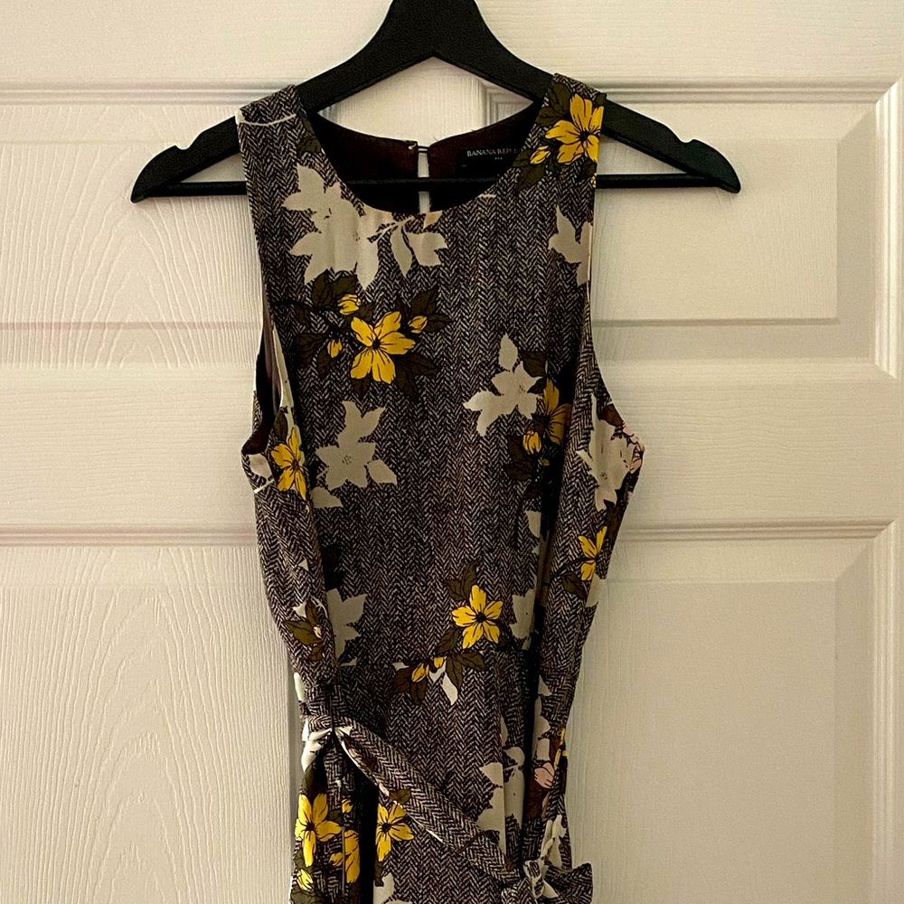 Banana Republic women's size 6 dress.
